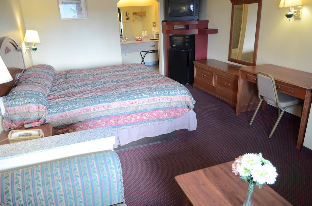 America'S Best Value Inn & Suites - Rosenberg/Houston Quarto foto